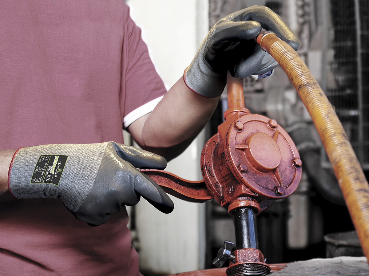 Showa Duracoil Grey High Performance Polyethylene, Polyester Work Gloves, Size 9, Nitrile Foam Coating