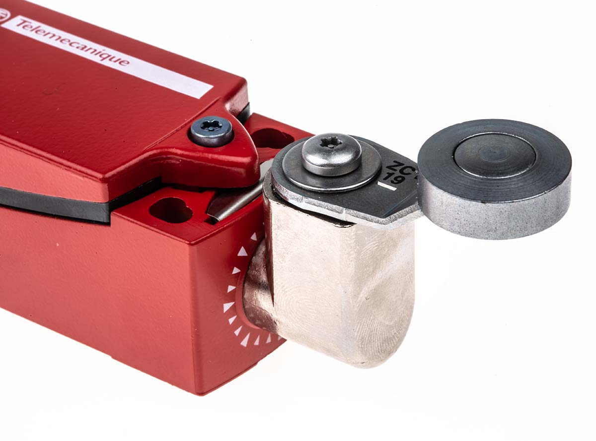 Telemecanique Sensors XCS Series Roller Lever Interlock Switch, 2NC/1NO, 3P, Plastic Housing