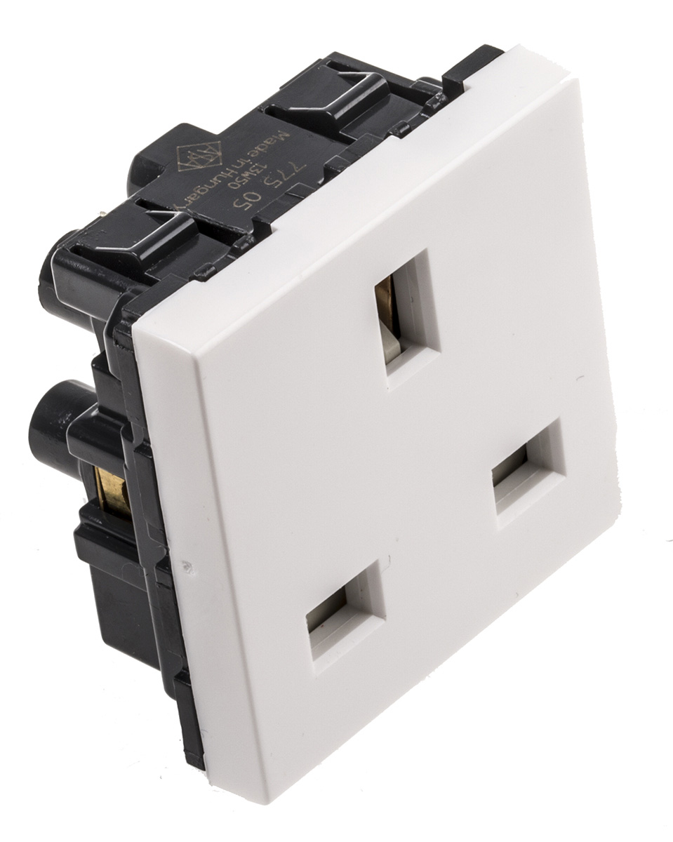 Legrand Mosaïc White 1 Gang Plug Socket, 13A, Type G - British, Indoor Use