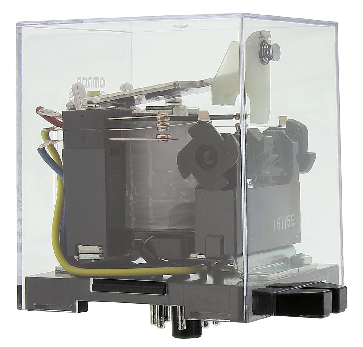 Omron Plug In Latching Power Relay, 220V ac Coil, 5A Switching Current, DPDT