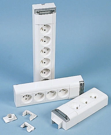 Legrand Type E - French 3 Gang Trailing Socket, 250 V ac, No