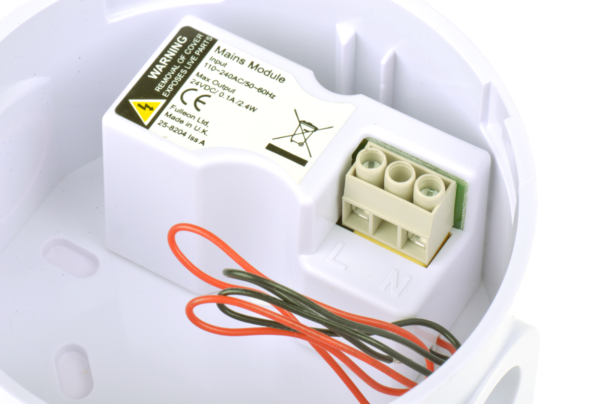 Eaton IP65 Rated White Powered Base for use with Flashni Sounder & Beacons 264 V ac