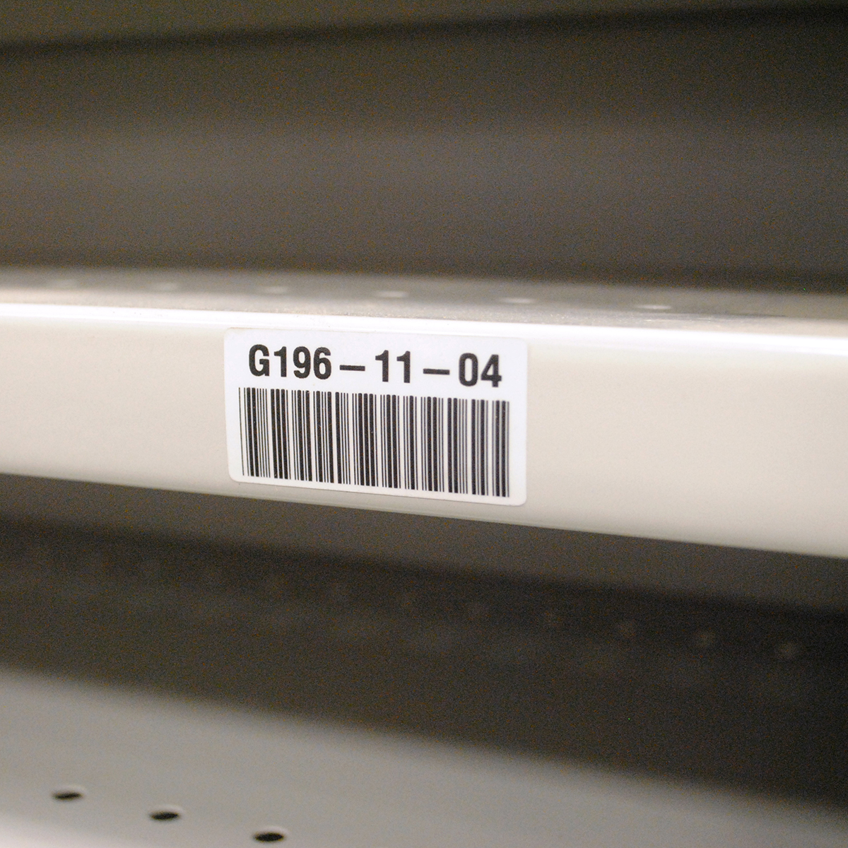 Brady B-423 Black on White Cable Labels, 25.40 mm Width, 12.70mm Label Length, 25.4mm Label Width