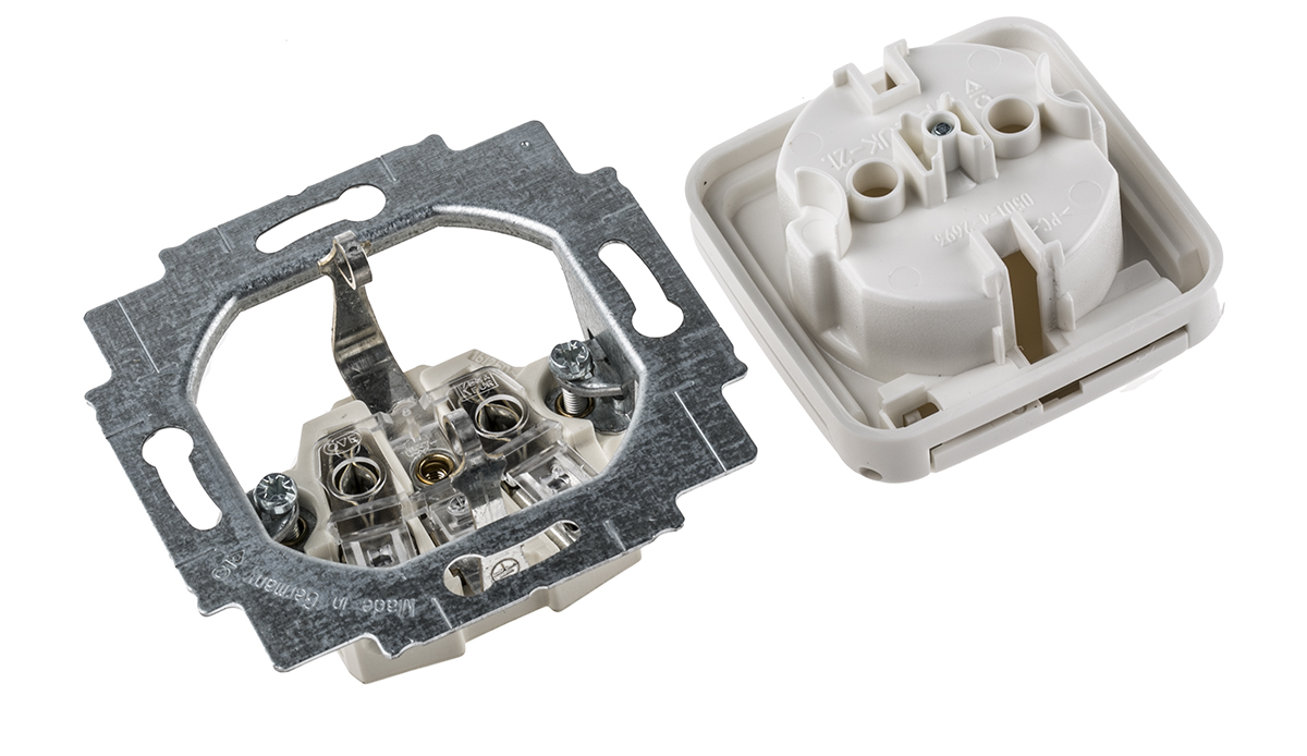 Busch Jaeger - ABB White 1 Gang Plug Socket, 16A, Type F - German Schuko