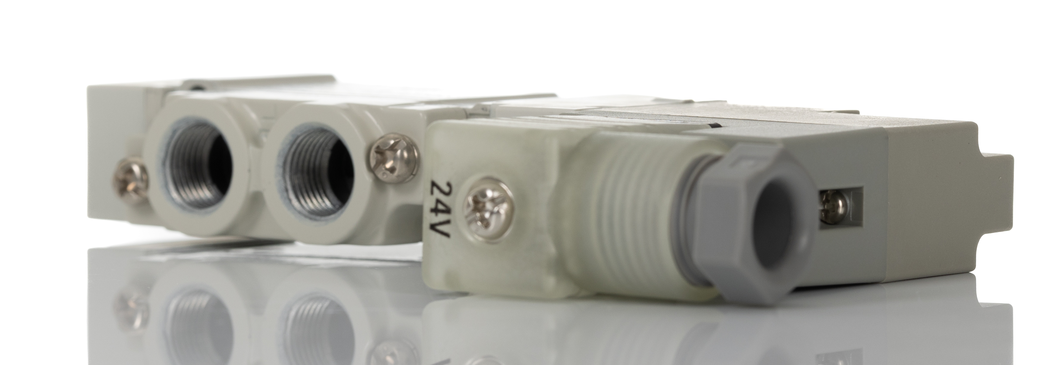 SMC 5/2 Pneumatic Solenoid Valve - Solenoid/Pilot G 1/8 SY5000 Series 24V dc