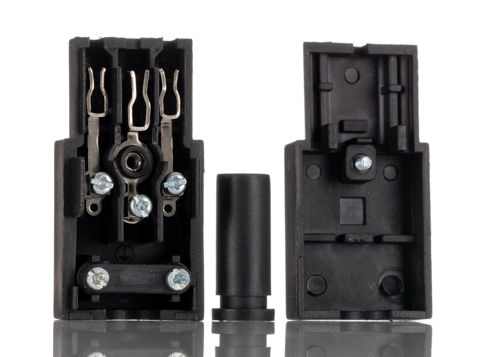 RS PRO C13 Cable Mount IEC Connector Socket, 10A, 250 V