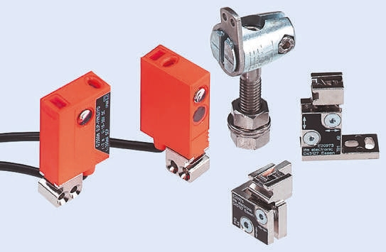 ifm electronic Retroreflective Photoelectric Sensor, Block Sensor, 2 m Detection Range