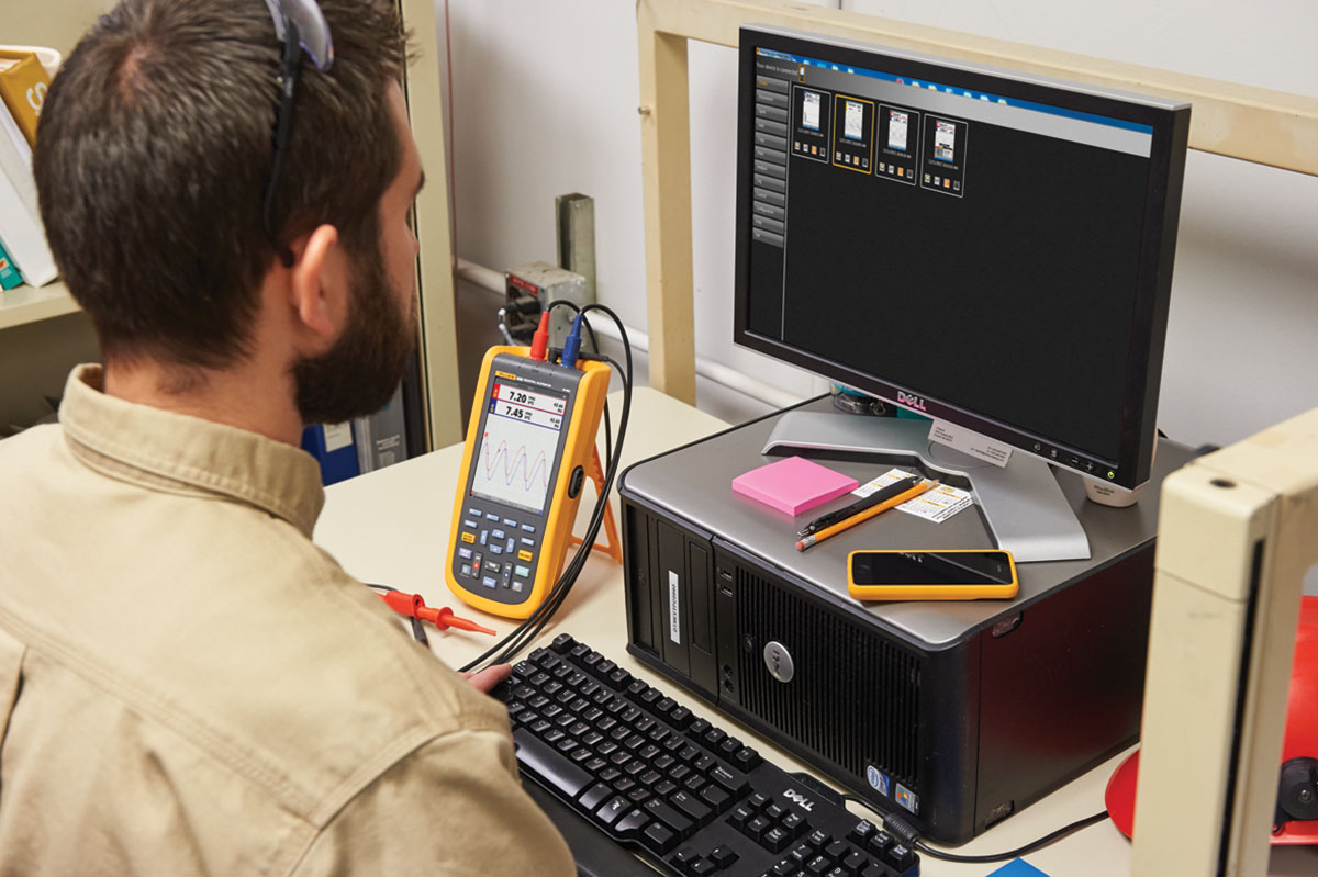 Fluke 120B Series, 40 MHz Handheld Oscilloscope, 2