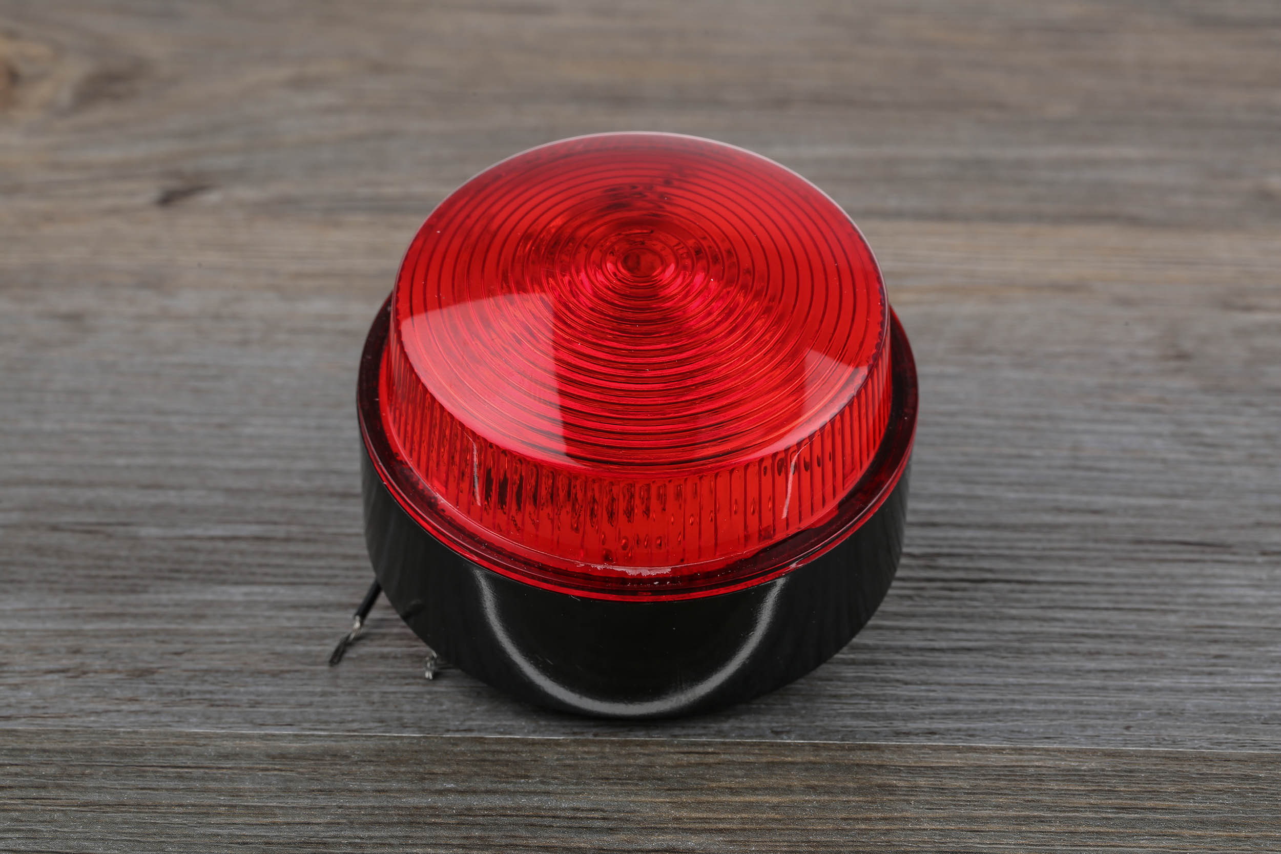RS PRO Red Flashing Beacon, 10 → 100 V dc, 20 → 72 V ac, Stud Mount, Surface Mount, Xenon Bulb, IP67
