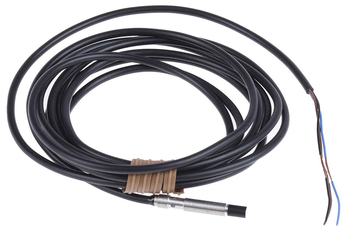 Omron Inductive Threaded Barrel Proximity Sensor, M5, 3 mm Detection, NPN NO, 10 → 30 V dc