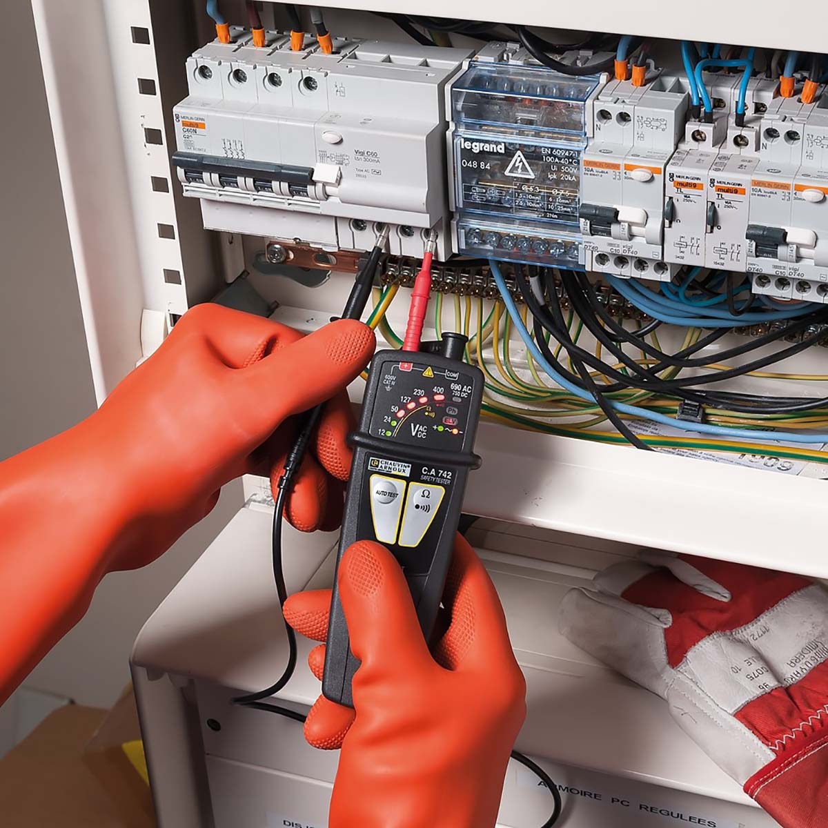 Chauvin Arnoux CA 742, LED Voltage tester, 690 V ac, 750V dc, Continuity Check, Battery Powered, CAT IV With RS