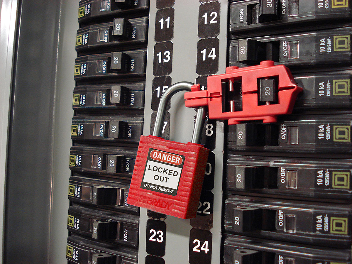 Brady Red 1-Lock Nylon Circuit Breaker Switch Lockouts, 7.14mm Shackle