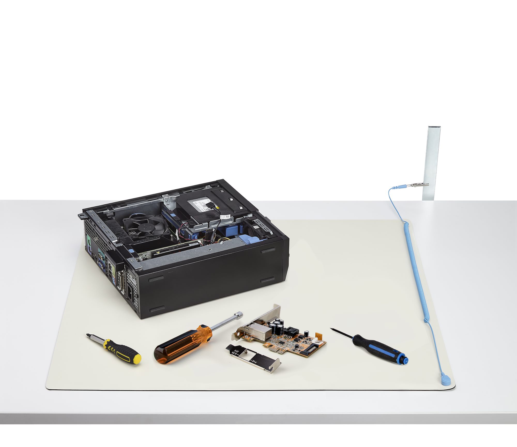 StarTech.com Antistatic Workstation Kit ESD-Safe Mat, 460mm x 300mm x 2mm