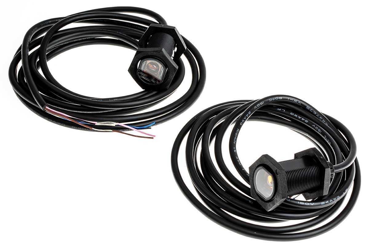 Omron Through Beam Photoelectric Sensor, Barrel Sensor, 20 m Detection Range