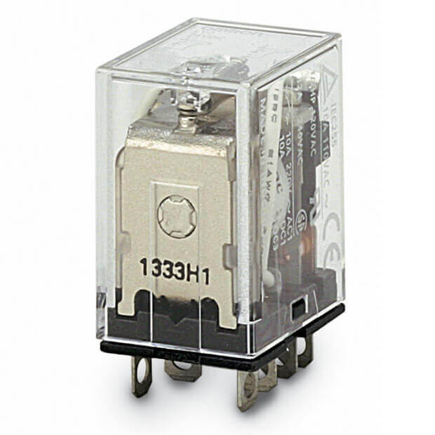 Omron Plug In Power Relay, 24V dc Coil, 10A Switching Current, DPDT