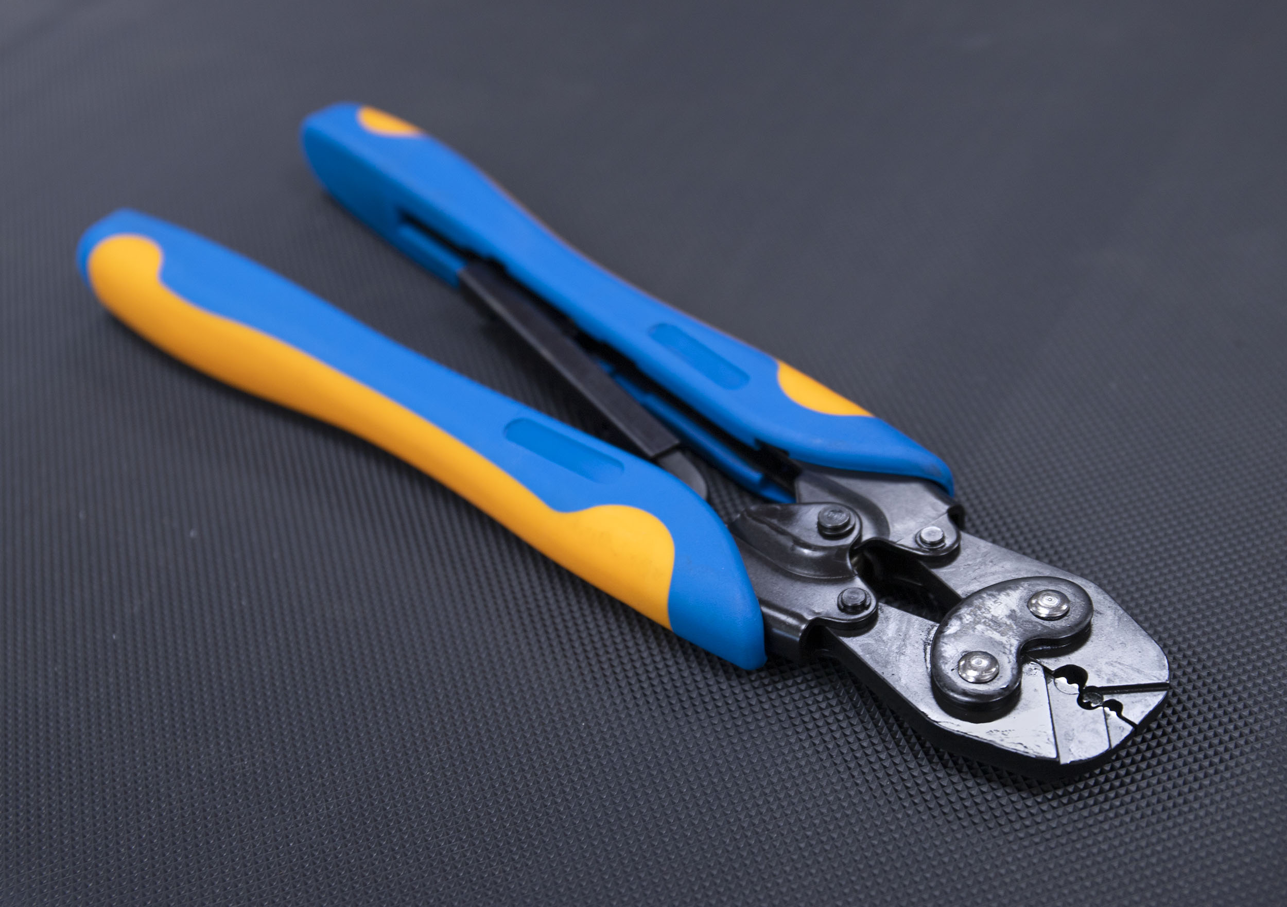 TE Connectivity CERTI-CRIMP Hand Ratcheting Crimp Tool for SOLISTRAND Terminals and Splices, STRATO-THERM Terminals &