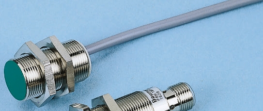 Baumer Inductive Threaded Barrel Proximity Sensor, M18, 8 mm Detection, PNP NO, 10 → 30 V dc