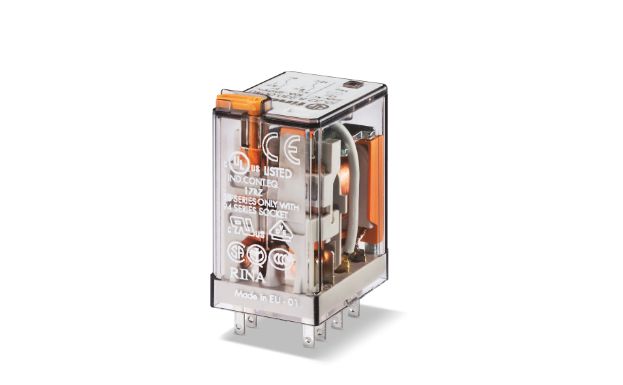 Finder Plug In Power Relay, 24V dc Coil, 10A Switching Current, DPDT