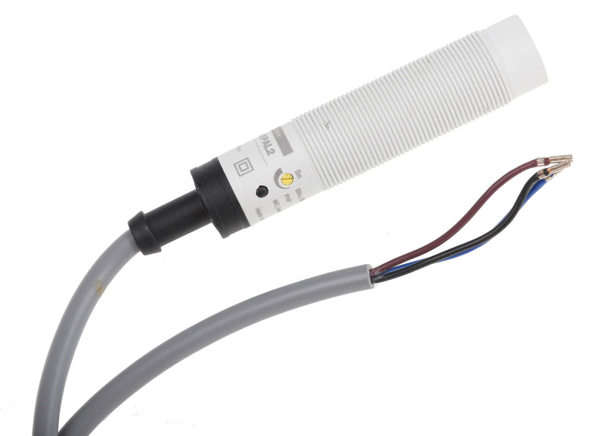 Telemecanique Sensors Capacitive Threaded Barrel Proximity Sensor, M18, 8 mm Detection, PNP NO, 10 → 30 V dc