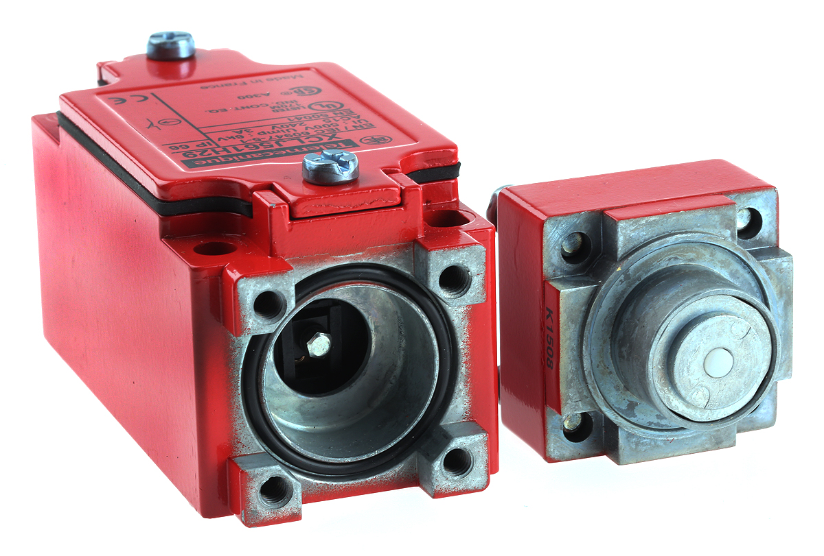 XCL-J Safety Switch with Plunger Actuator, Metal, NO/NC