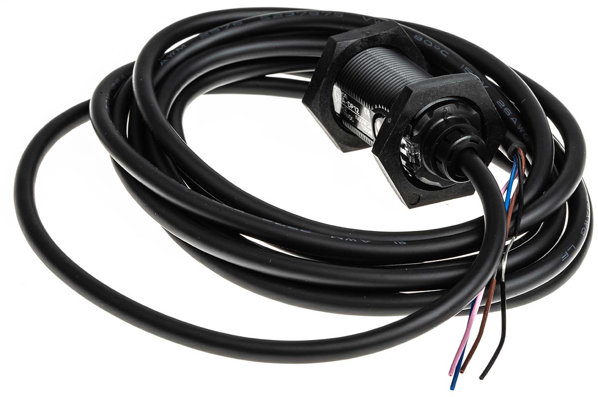 Omron Diffuse Photoelectric Sensor, Barrel Sensor, 300 mm Detection Range