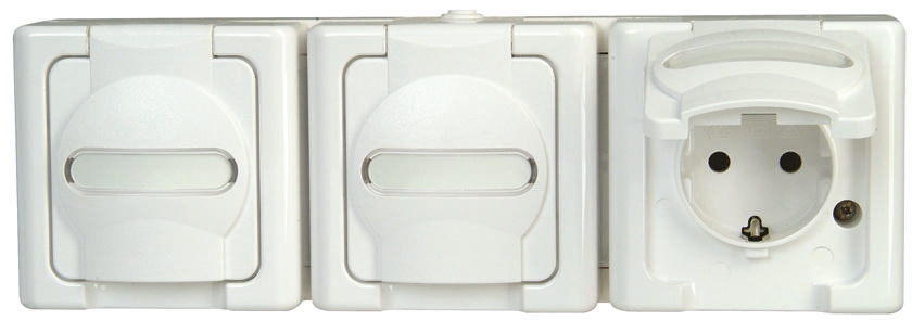 Kopp White 3 Gang Plug Socket, 2+E Poles, 16A, Type F - German Schuko, Outdoor Use