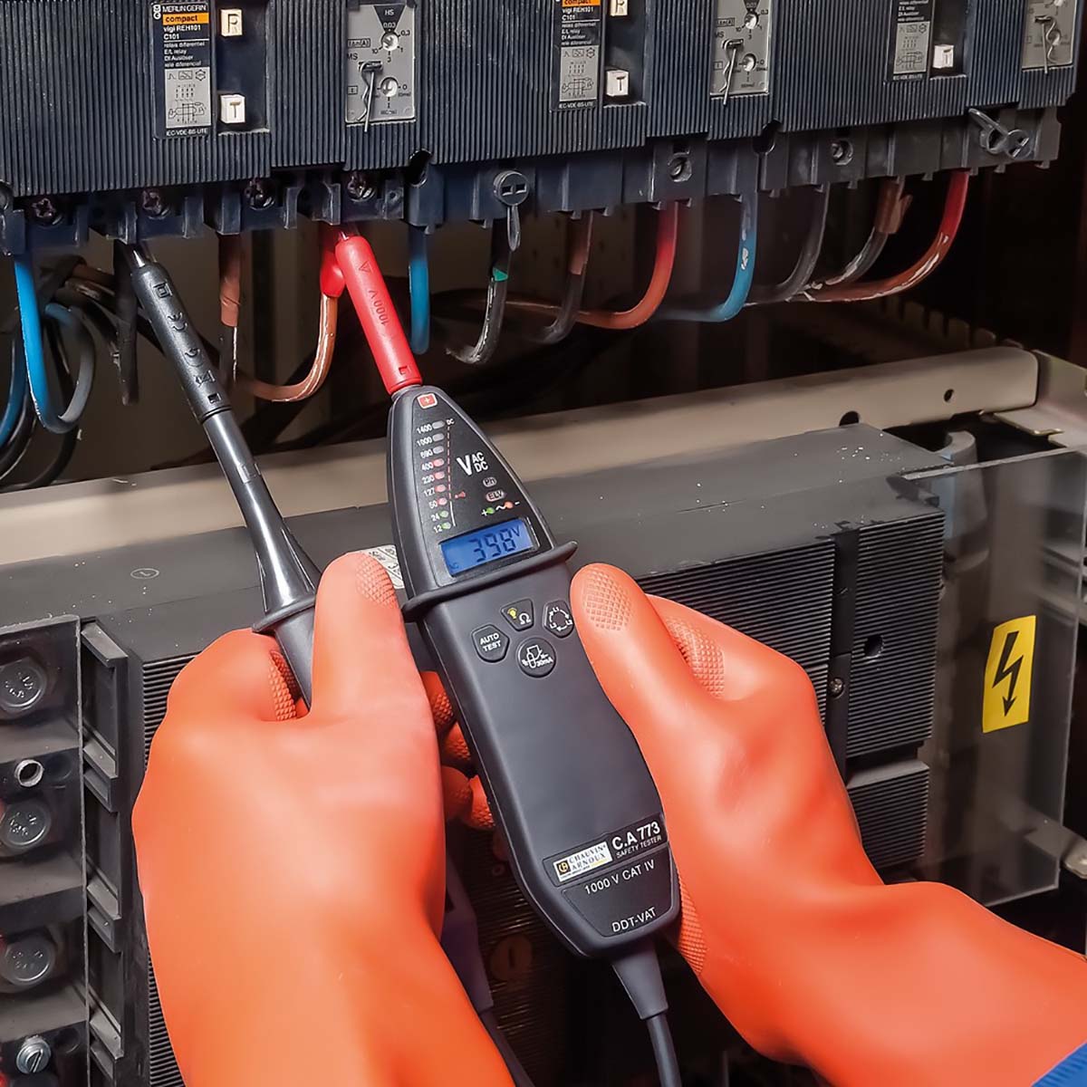 Chauvin Arnoux CA 773 IP2X, Backlit LCD, LED Voltage tester, 1000 V ac, 1400V dc, Continuity Check, Battery Powered,