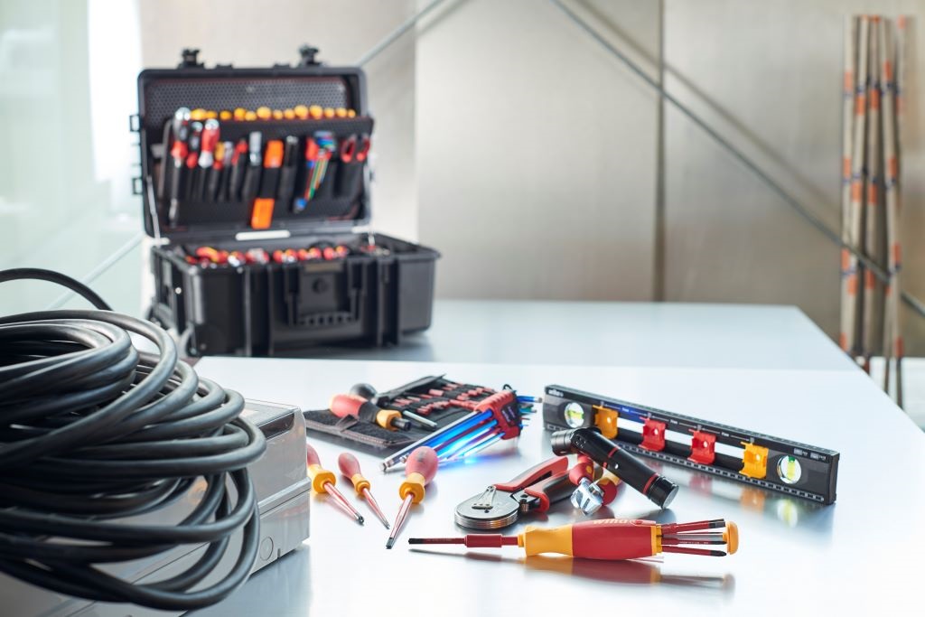 Wiha 116 Piece Electrician Tool Kit with Case, Yes