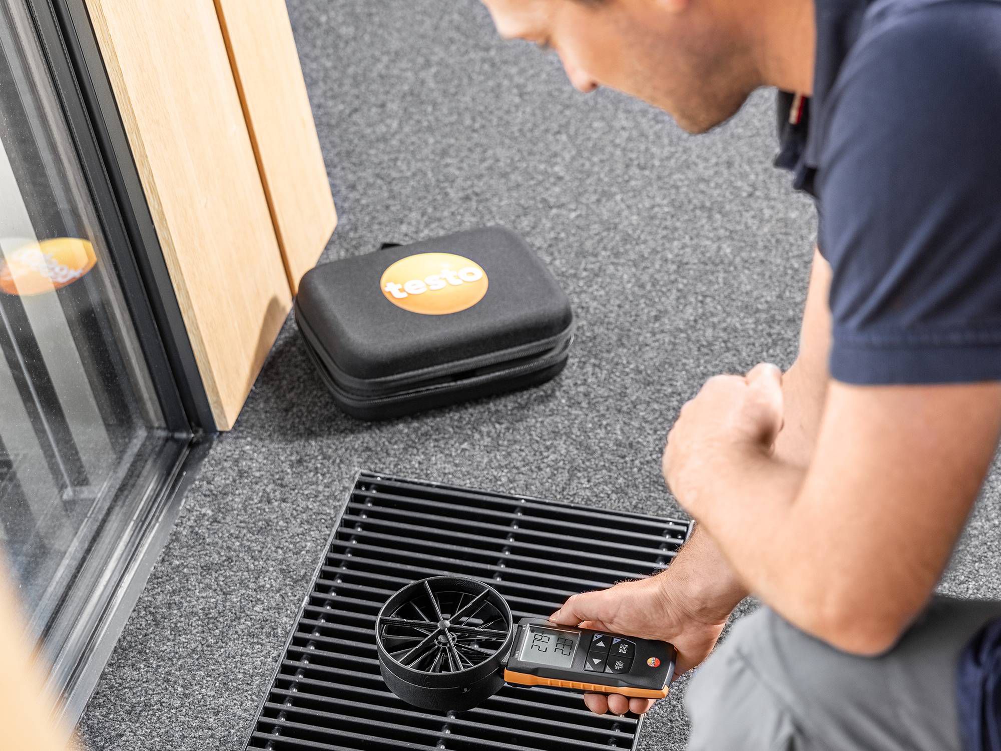 Testo 417 Vane Anemometer, 20m/s Max, Measures Air Velocity, Temperature, Volume Flow