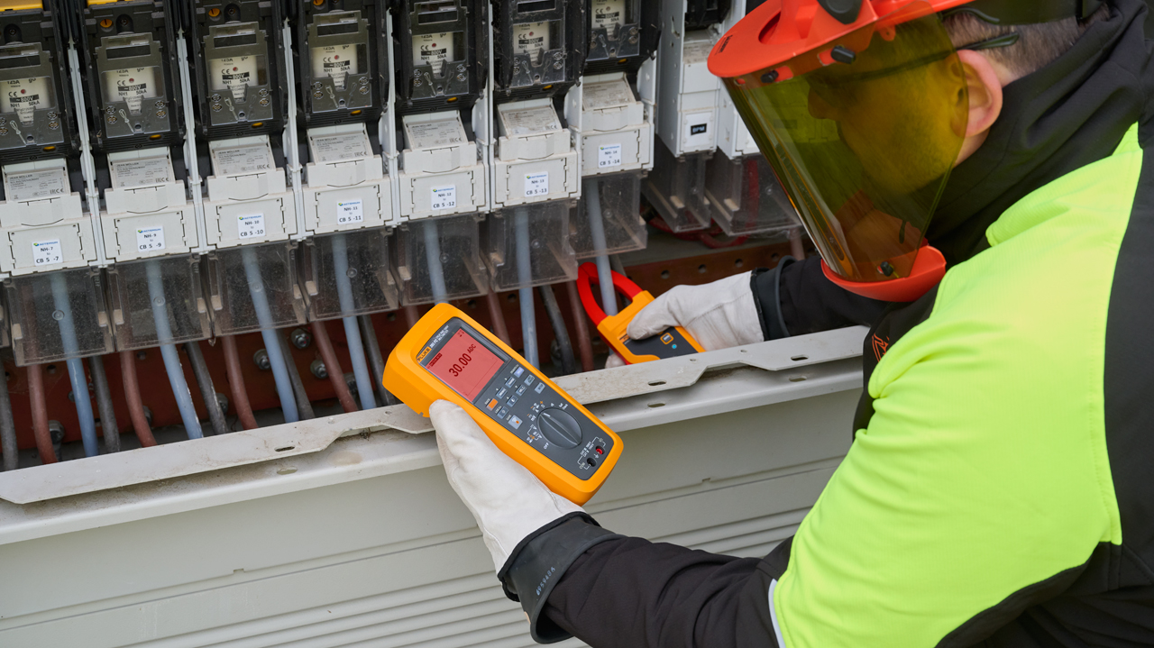 Fluke 283FC PV EUR Handheld LCD Multimeter Kit, 60A ac Max, 60A dc Max, 1000V ac Max