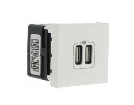 Legrand Mosaic White 1 Gang USB Socket, 1500mA, Indoor Use