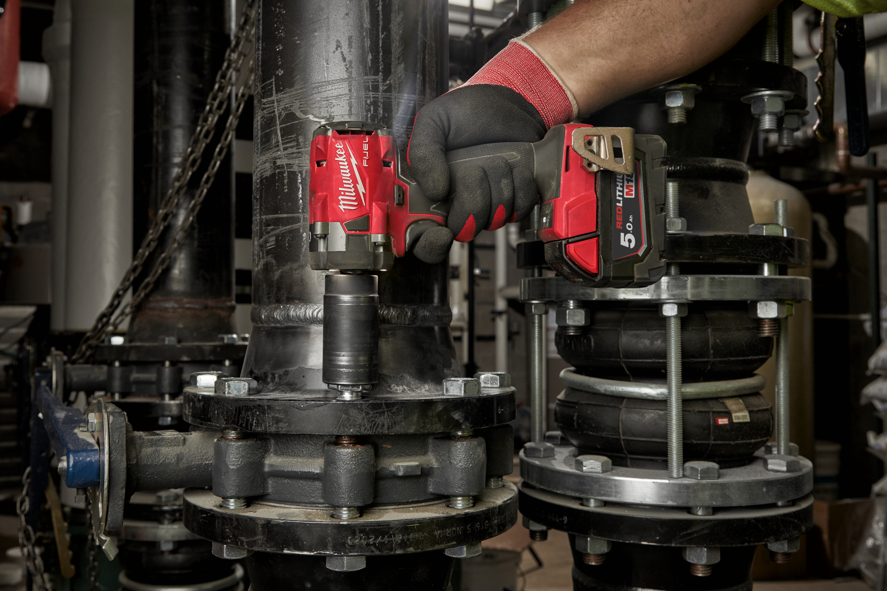 Milwaukee 3/8 in 18V, 5Ah Cordless Impact Wrench Cordless