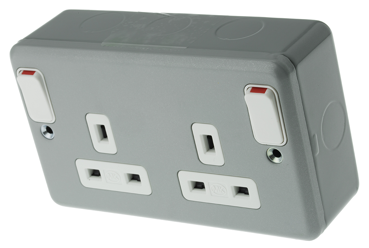 MK Electric Metalclad Plus Grey 2 Gang Plug Socket, 2 Poles, 13A, Type G - British, Indoor Use