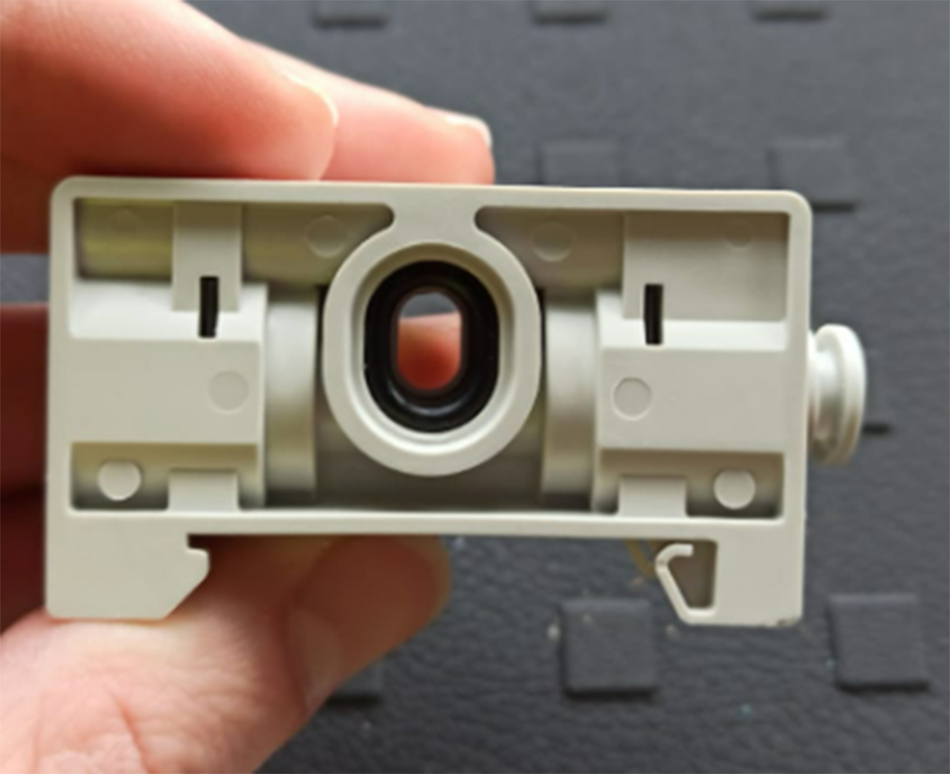 SMC 6 mm Tubing Common Supply Block - 0.5bar to 7bar, 10bar max. input, ARM11A1-S01