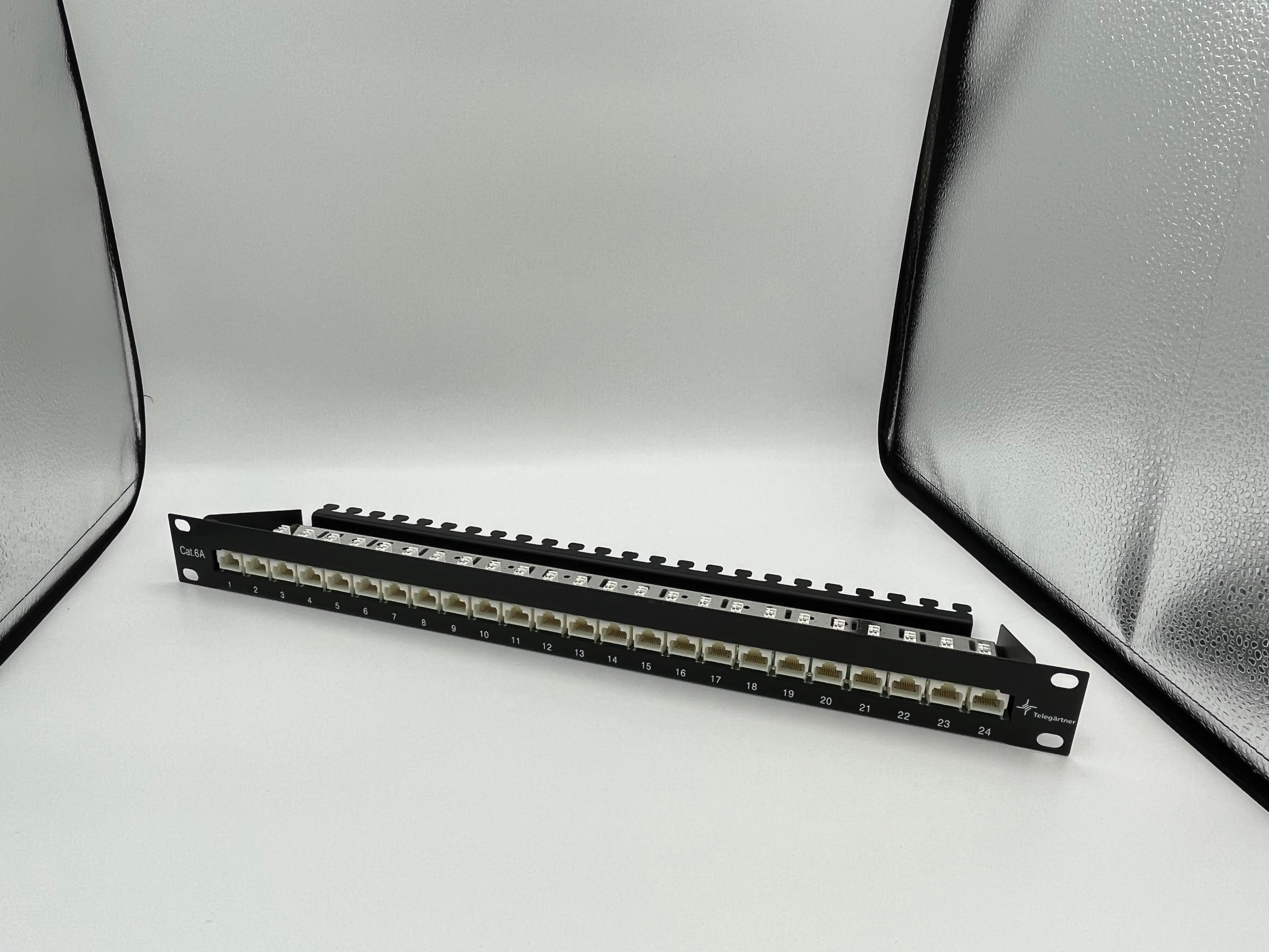 Telegartner Telegartner Data Series Cat6 24 Port RJ11, RJ12, RJ45 RJ Patch Panel Shielded 1U Black