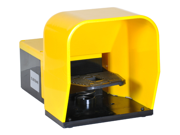 Lovato Foot Switch Momentary Foot Switch - Plastic Case Material, SPDT, 10 A Contact Current, 600V Contact Voltage