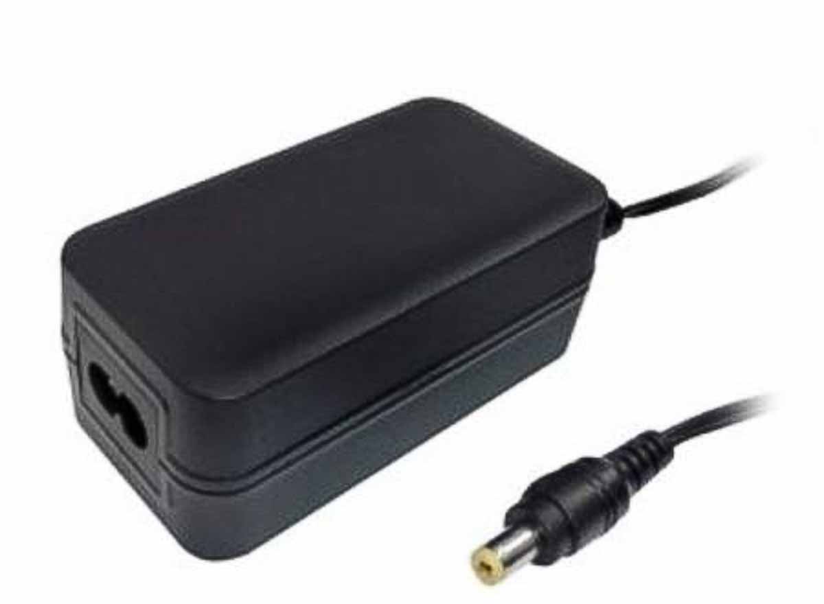 RS PRO Plug-In AC/DC Adapter 24V dc Output, 2.7A Output