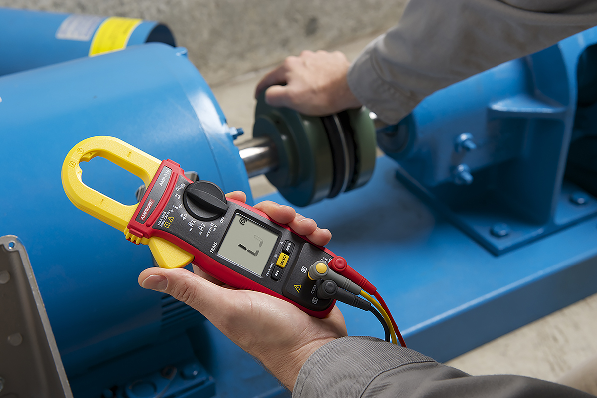 Beha-Amprobe AMP 310 Clamp Meter, Max Current 600A ac CAT III 600V With UKAS Calibration