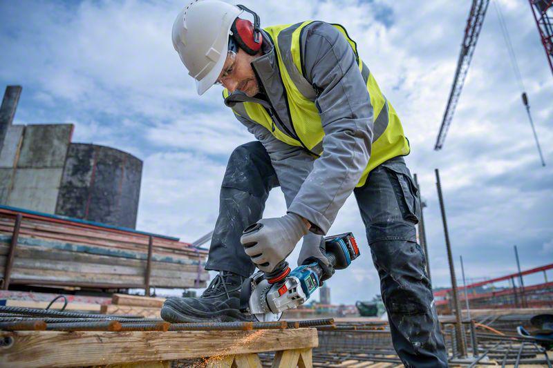 Bosch GWS 18V-15 PSC 125mm Cordless Angle Grinder