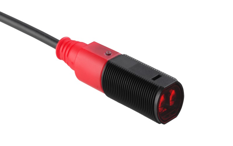 Leuze Retroreflective Photoelectric Sensor, Rectangular Sensor, 0.02 → 4.5 m Detection Range