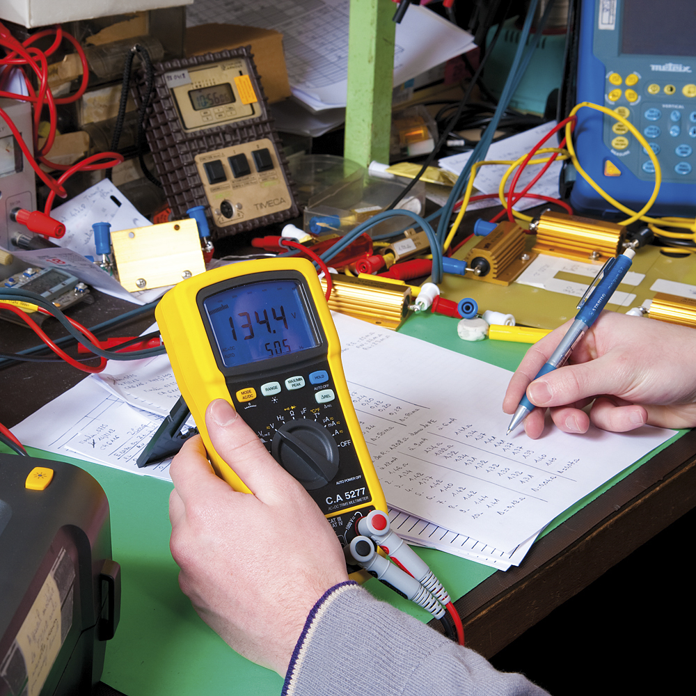 Chauvin Arnoux CA 5277 Handheld Digital Multimeter, True RMS, 10A ac Max, 10A dc Max, 1000V ac Max - RS Calibrated
