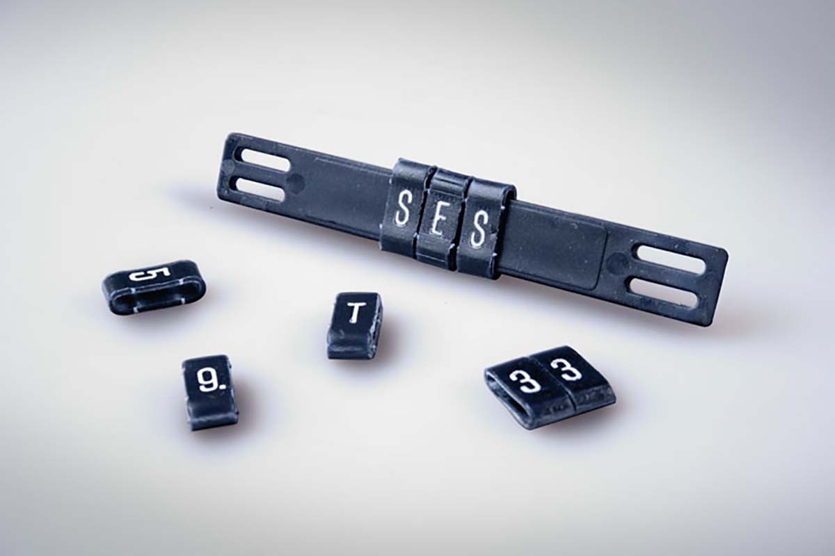 SES Sterling PLIO M-65 PP MDE Slide On Cable Markers, White on Blue, Pre-printed "P", 9 → 109mm Cable,
