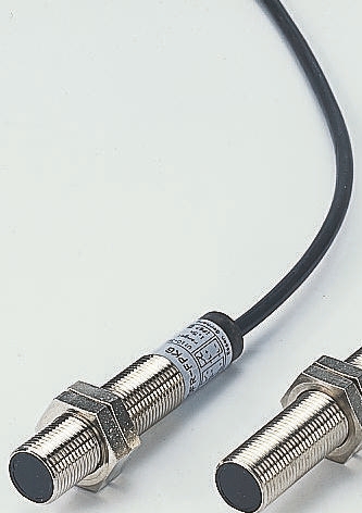 ifm electronic Retroreflective Photoelectric Sensor, Barrel Sensor, 300 mm → 800 mm Detection Range