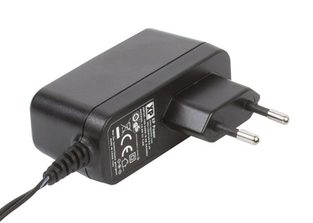 XP Power 18W Plug-In AC/DC Adapter 24V dc Output, 750mA Output