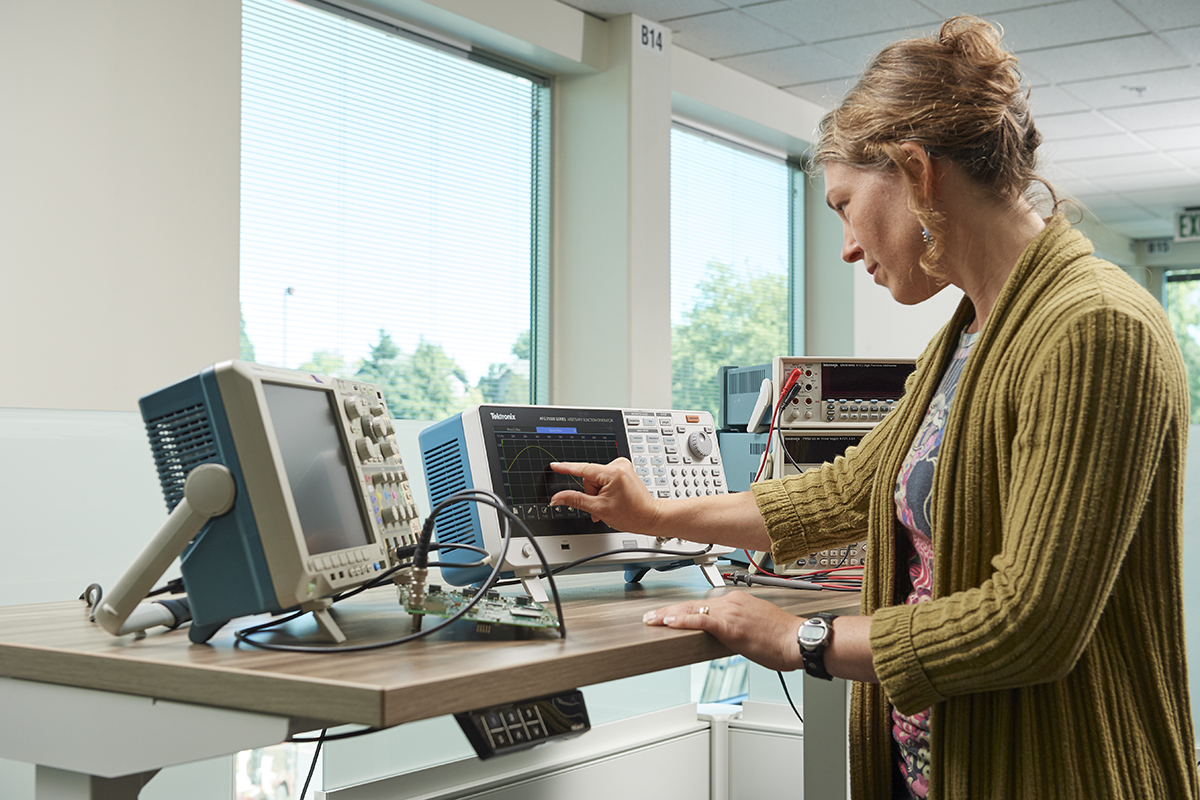 Tektronix Waveform Generator