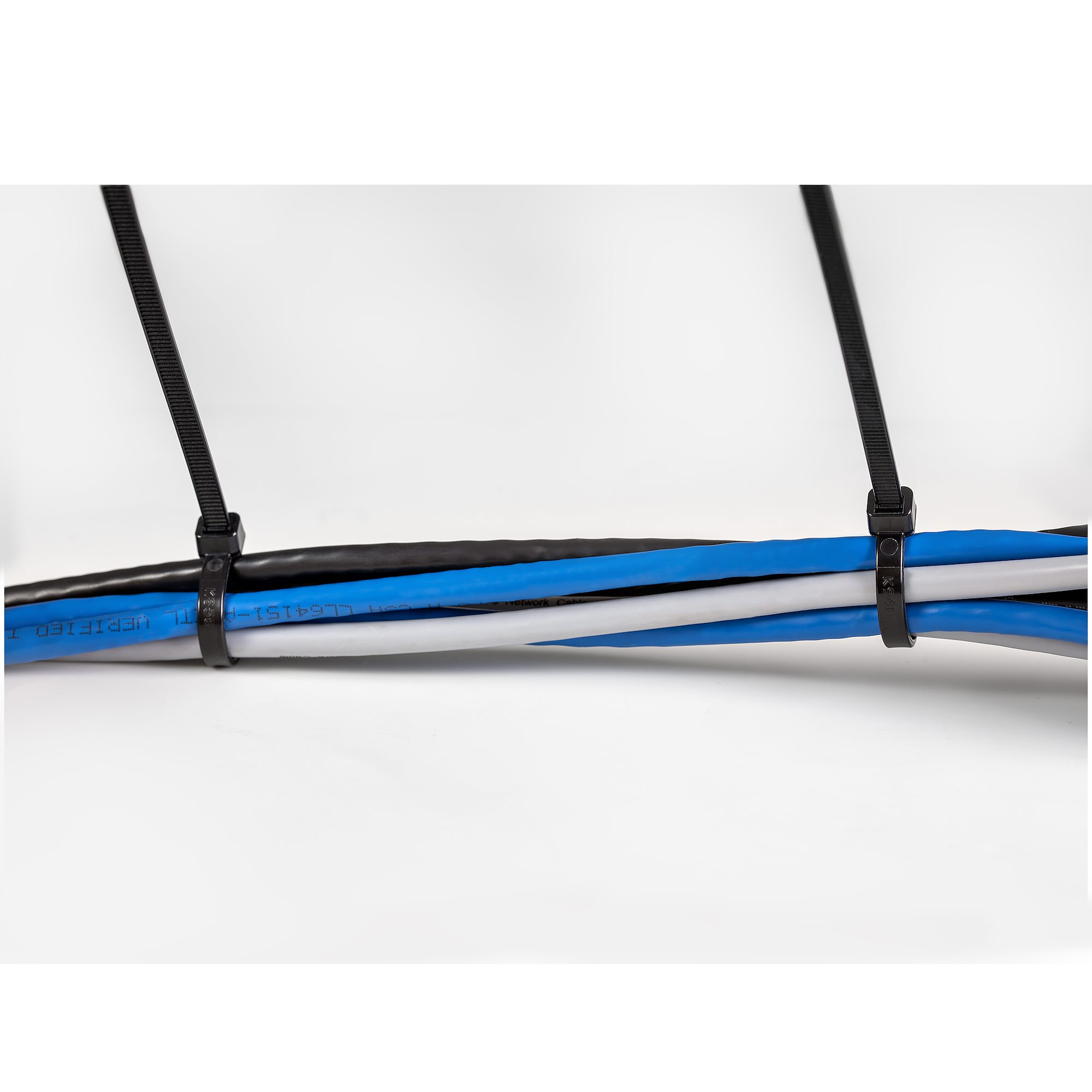 StarTech.com Cable Tie, Cable Ties, 200mm x 5 mm, Black Nylon, Pk-1000