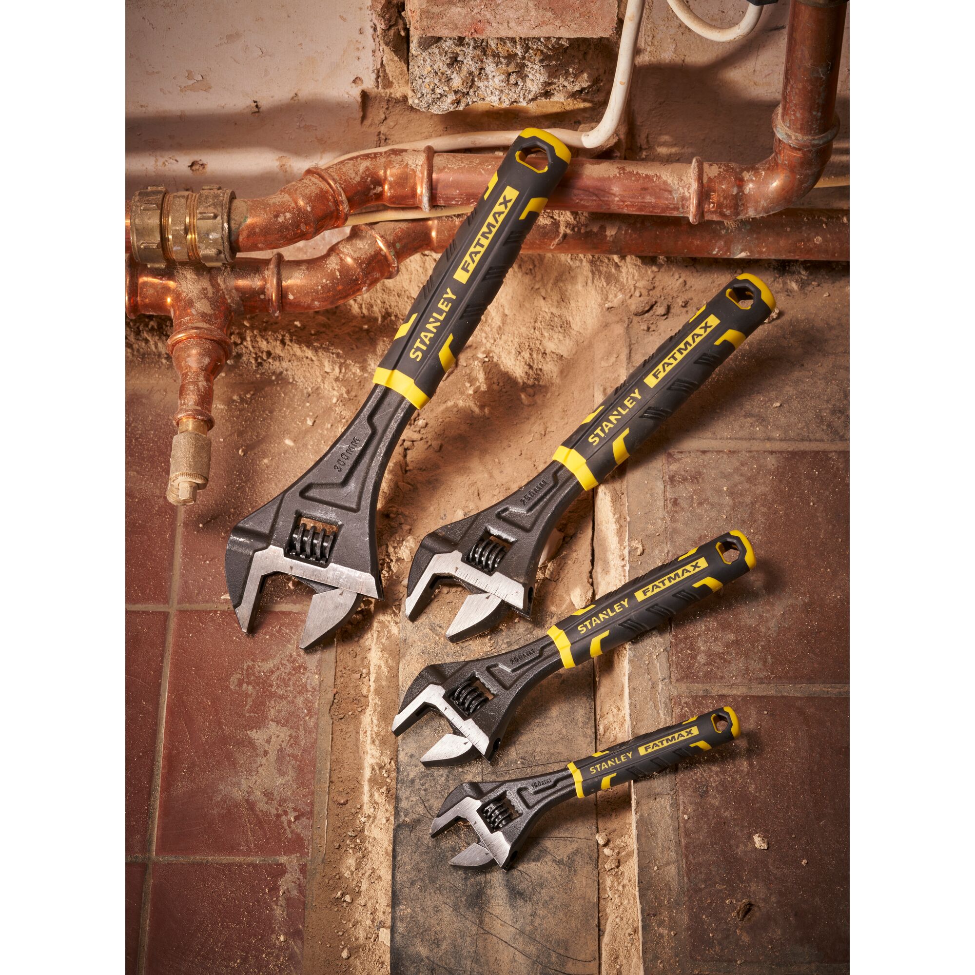 Stanley Adjustable Spanner, 150 mm Overall, 20mm Jaw Capacity, Bi-Material Handle