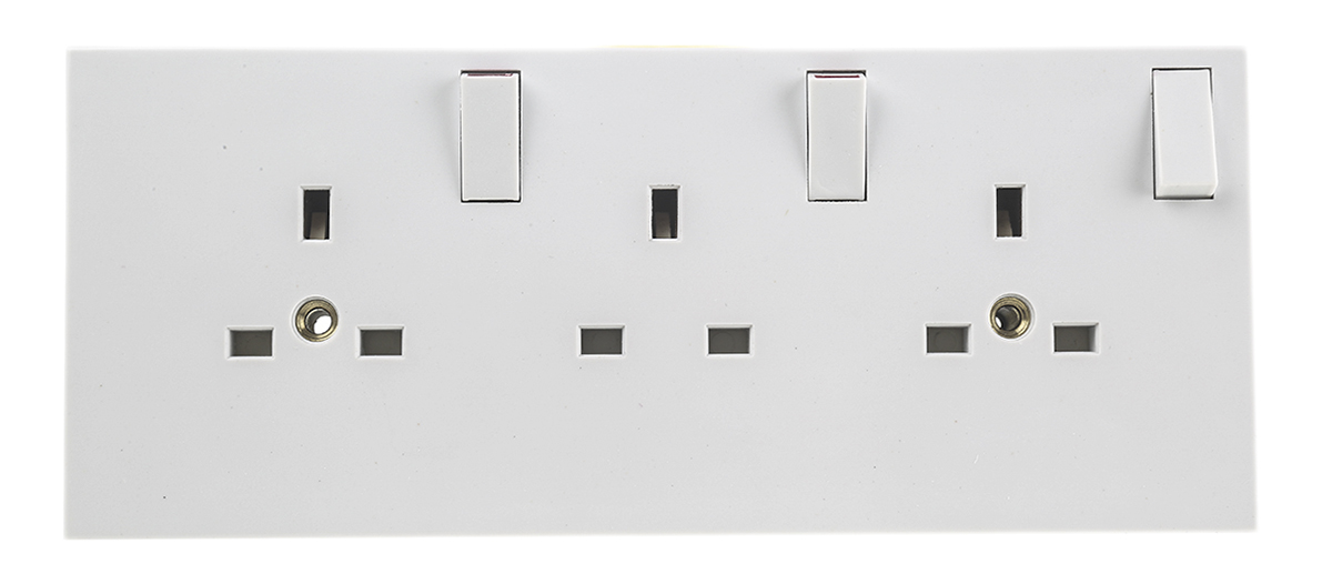 RS PRO White 3 Gang Plug Socket, 1 Pole Poles, 13A, Type G - British, Indoor Use