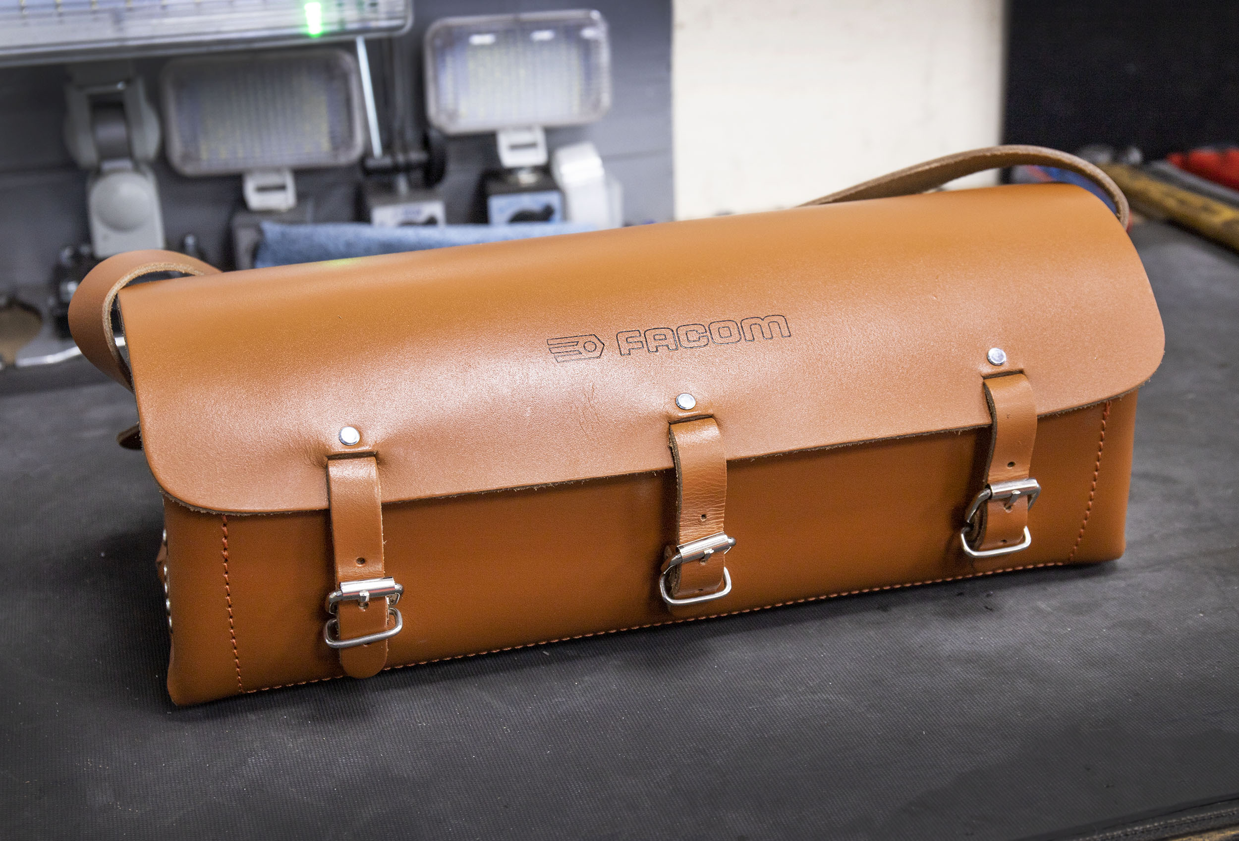 Facom Leather Tool Bag with Shoulder Strap 405mm x 145mm x 125mm