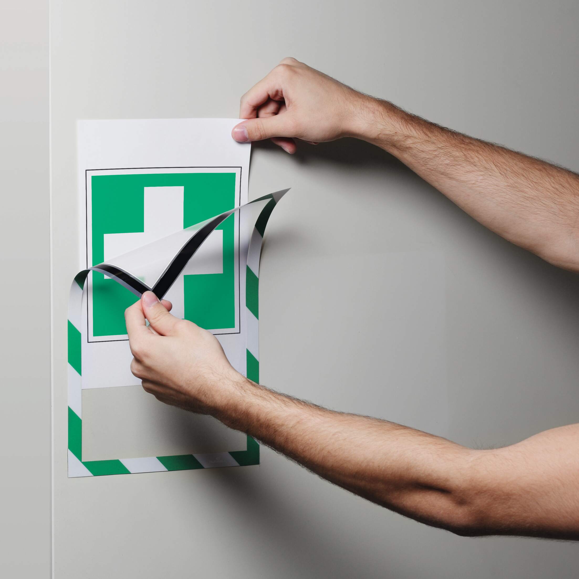 Durable MagneticDURAFRAME® MAGNETIC SECURITY Green/White A4 Metal Information Frame, 4.5mm Height, 236mm Width